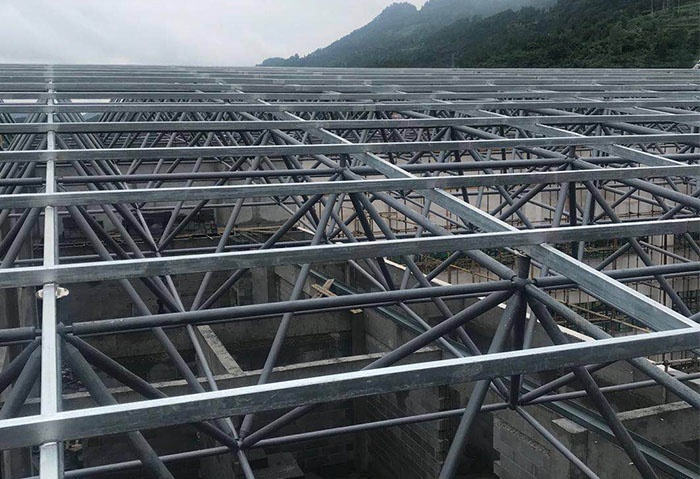 那曲仁怀冠英学校艺体楼网架